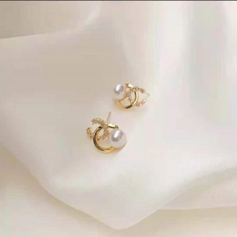 Khuyên tai nhỏ phong cách Hàn Quốc thời trang xinh xắn