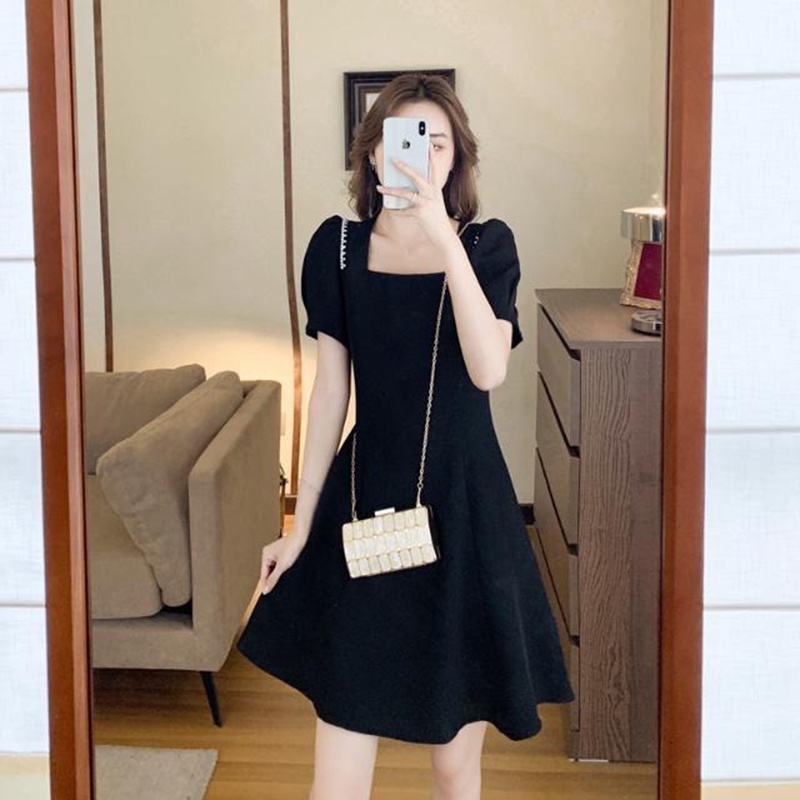 Đầm cổ vuông IELGY màu đen chiết eo phong cách Pháp thời trang cho nữ