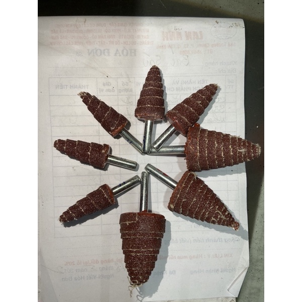 Đá mài nhám hình chóp  cán 6ly / Nhám xếp hình chóp