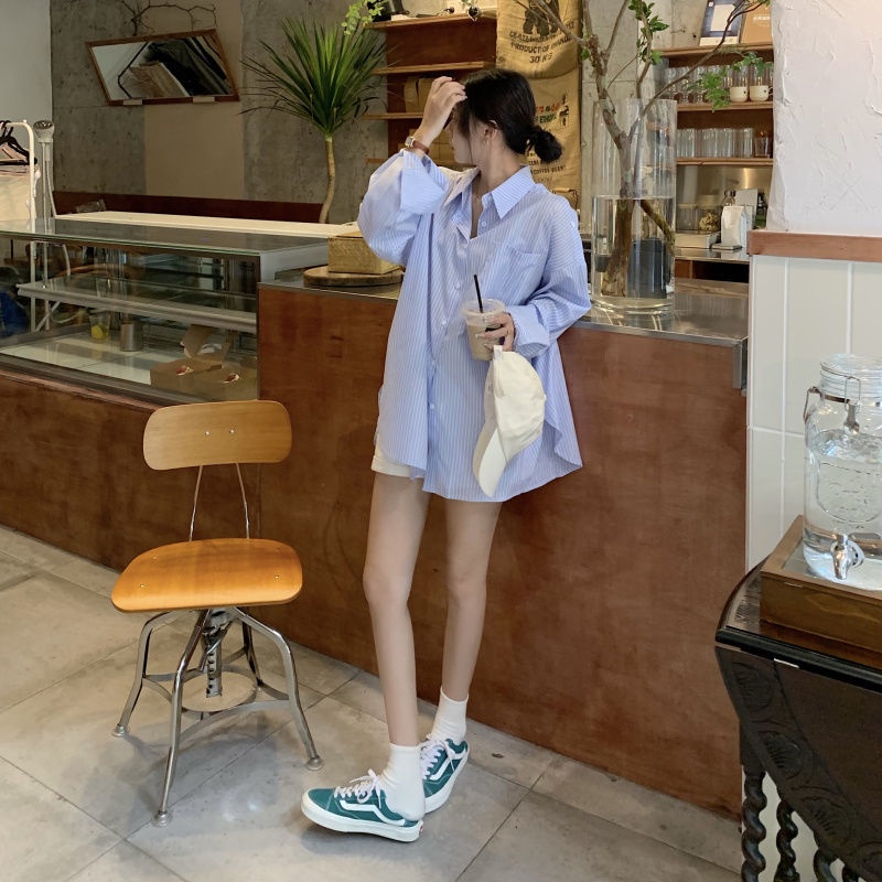 Áo sơ mi nữ tay dài kẻ sọc màu xanh dương phong cách mới