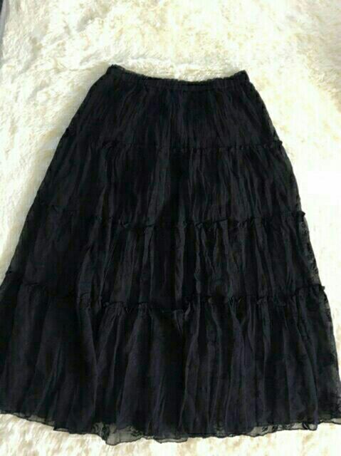 CHÂN VÁY VOAN THÊU