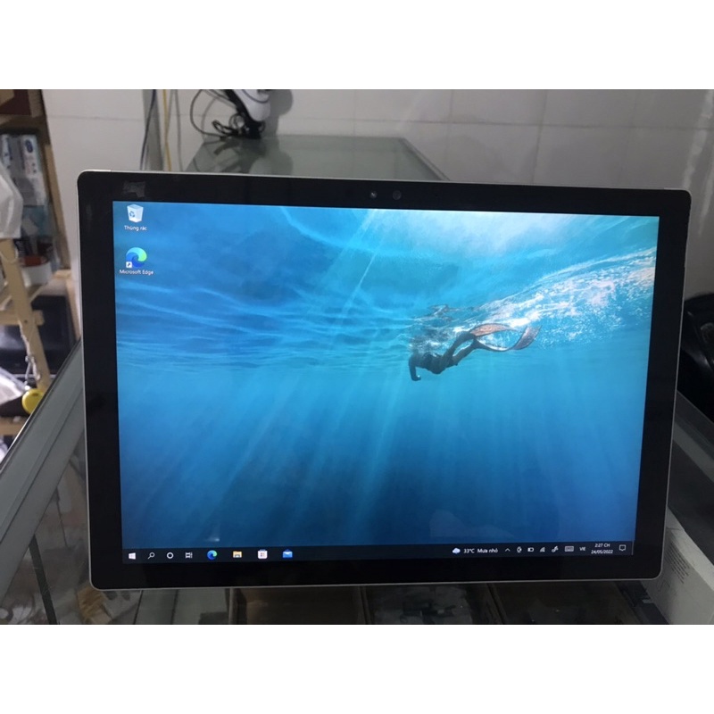Laptop Surface Pro 4 /pro 5 intel core i5 -7300U thế hệ 7 đẹp Ram 4GB / SSD 128GB/ màn hình 12.5icnh 2k hiển thị đẹp