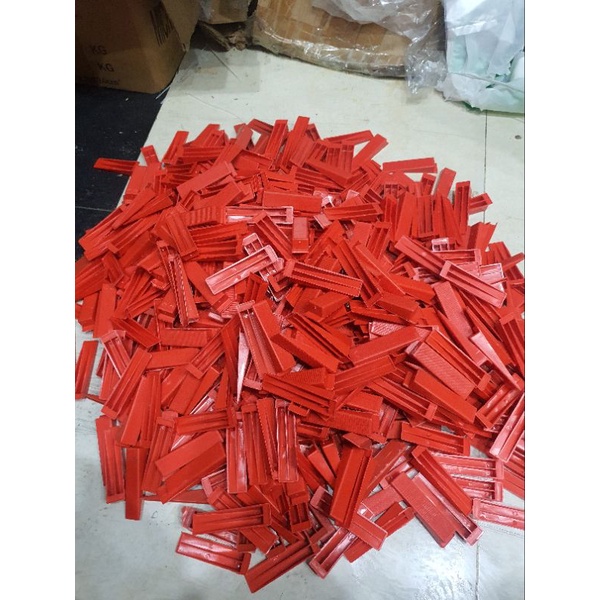 Túi 100 ke nêm cân bằng lát gạch