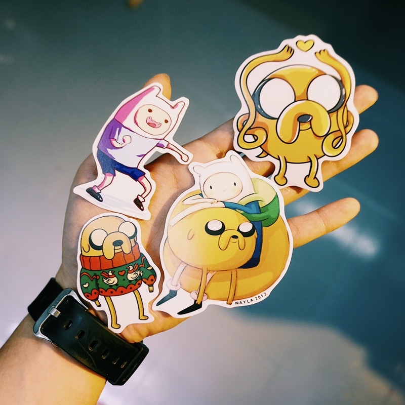Sticker Jake & Finn chống nước, hình dán mũ bảo hiểm, dán xe, điện thoại, laptop – Nghiện Sticker