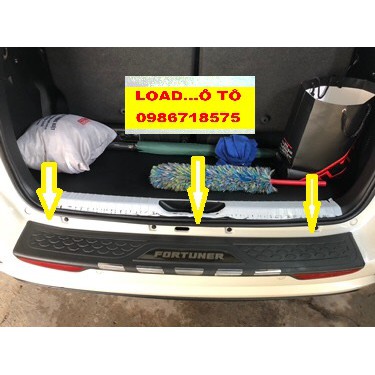 Ốp Bậc Cốp Ngoài Nhựa Toyota Fortuner Từ 2013 đến 2017-2019,2020