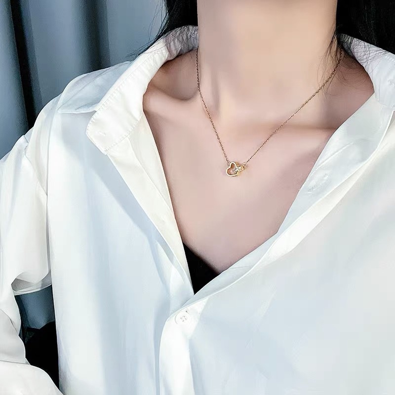 Vòng cổ thép titan mặt hình trái tim phối đính đá đơn giản thời trang Hàn Quốc