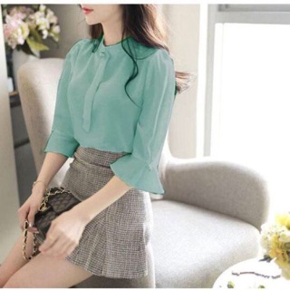 Áo nữ cổ trụ tay loe thời trang