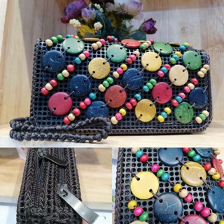 BÓP CẦM TAY HANDMADE ĐÍNH HẠT GỖ VÀ VỎ DỪA