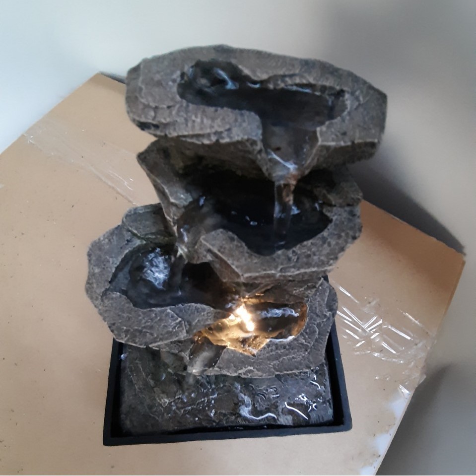 Thác Nước Phong Thủy Để Bàn Đá Nhiều Tầng | BigBuy360 - bigbuy360.vn