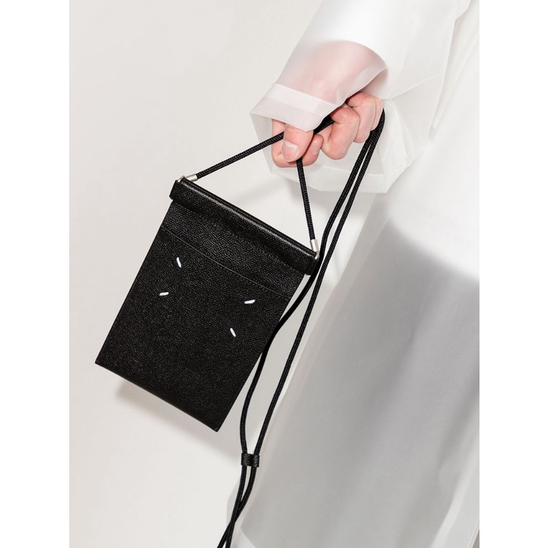 Túi đeo ngực Maison Margiela leather 4 stitch shoulder bag ss21