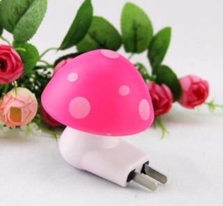 Bóng đèn ngủ cảm ứng hình nấm (màu sắc ngẫu nhiên)
