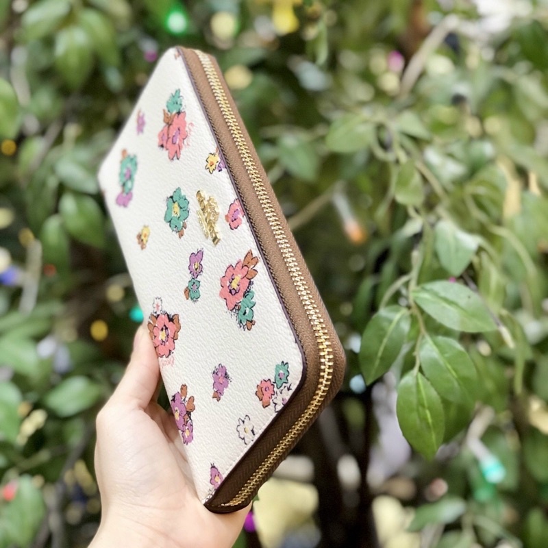 VÍ COACH LONG ZIP C9957