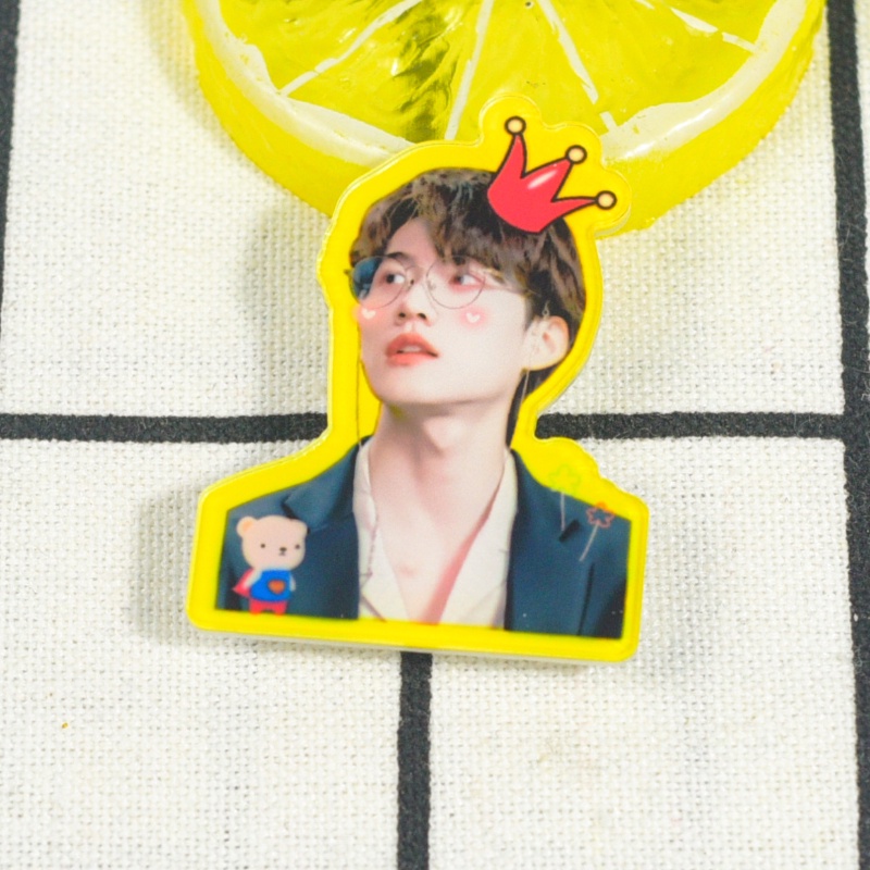 Ghim cài áo hình nhóm nhạc INTO1 dễ thương