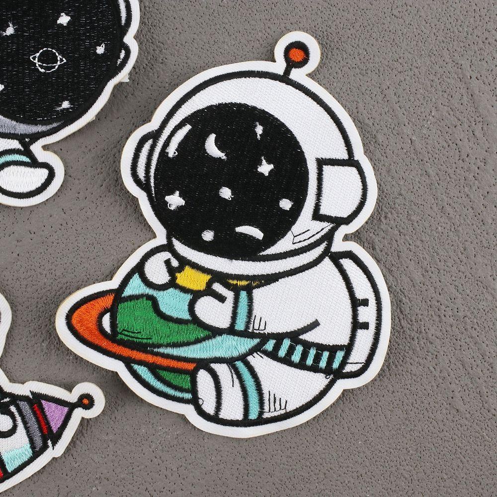 Sticker Ủi Thêu Hoạt Hình Dễ Thương