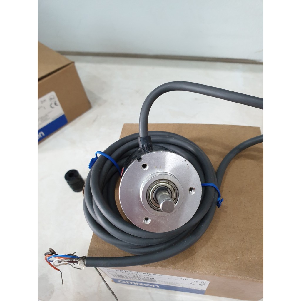 Encorder E6B2-CWZ6C omron 100 xung, 200 xung, 360 xung,400 xung,500 xung 1024 xung, 1000 xung, 200, 600 xung,2000 xung