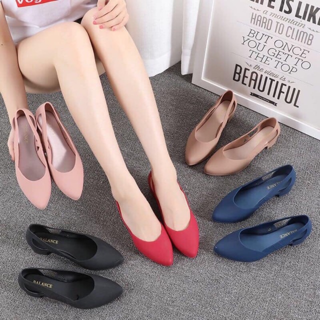 Giày nhựa cho các nàng