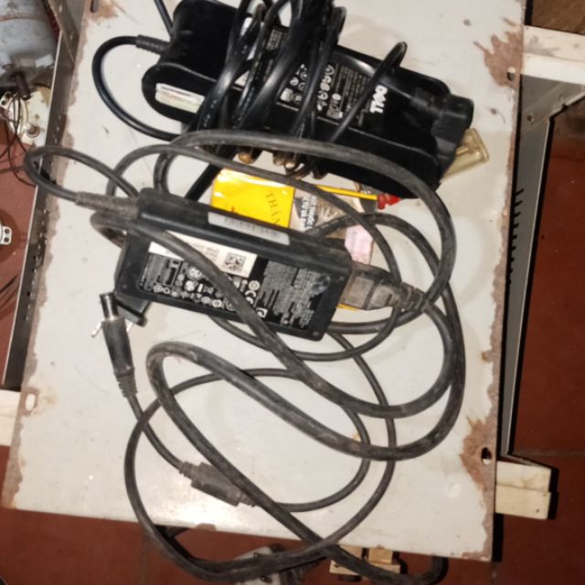 Sạc laptop Dell cũ.chân kim rỗng