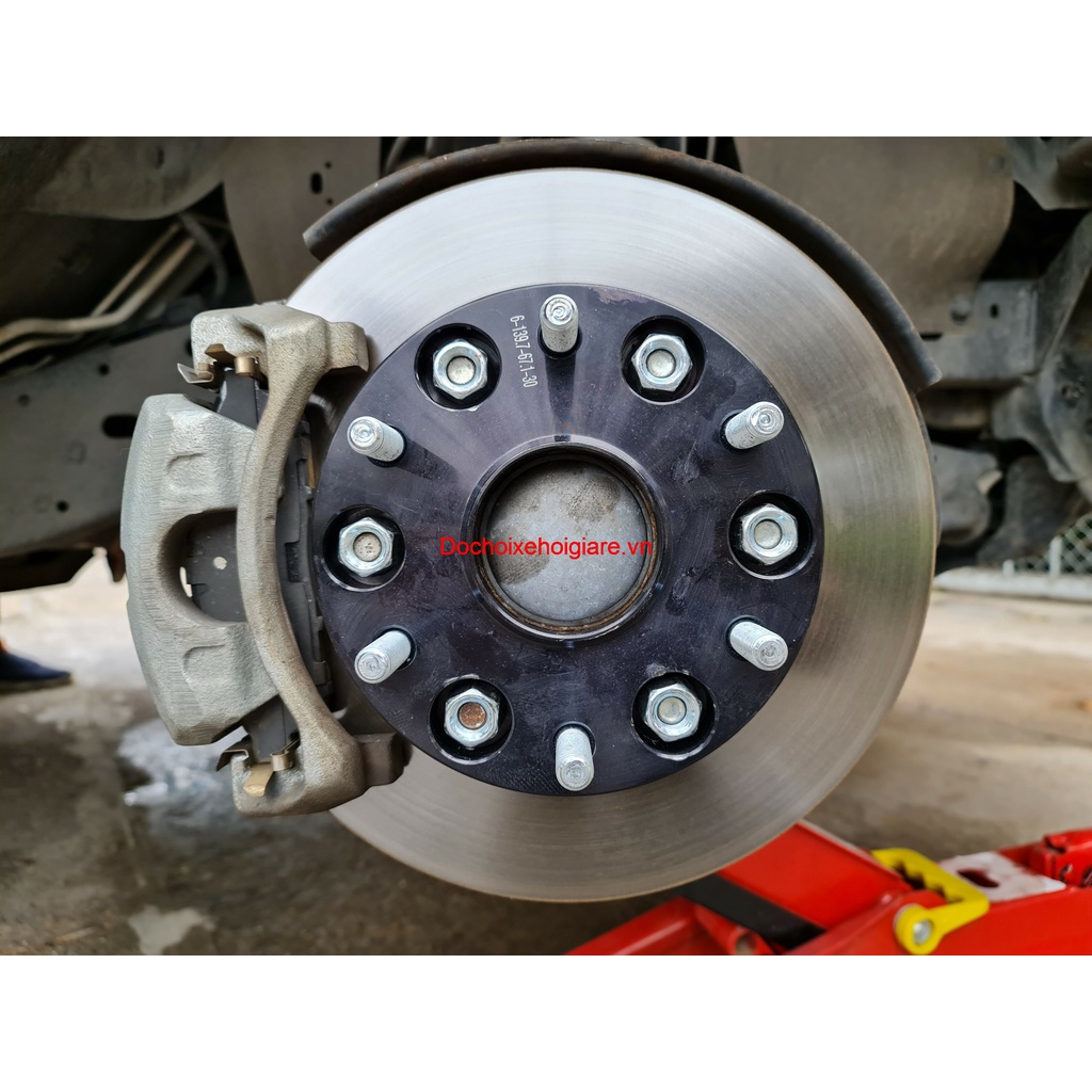 Miếng đệm lốp xe Mitsubishi Pajero Sport dày 30mm, 35mm, 50mm