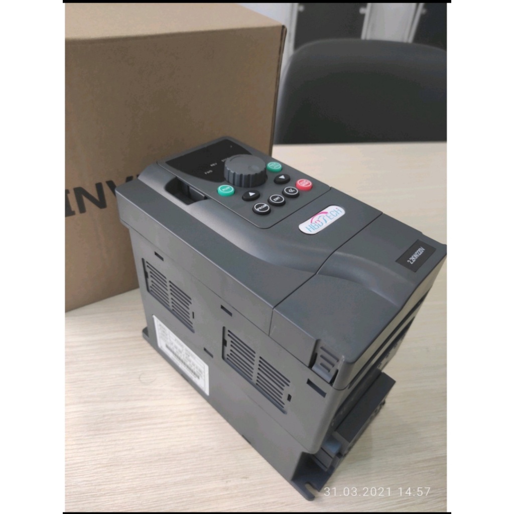 Biến tần bơm 5HP/3 Pha năng lượng mặt trời   .