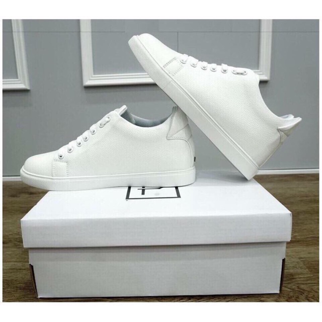Giày sneaker đế độn