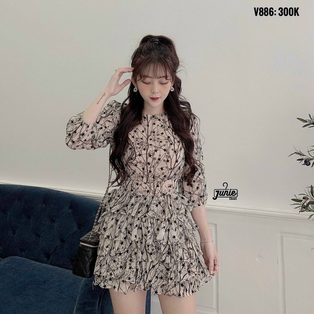 Đầm xòe bèo tầng tay lỡ họa tiết hoa nhí xinh xắn