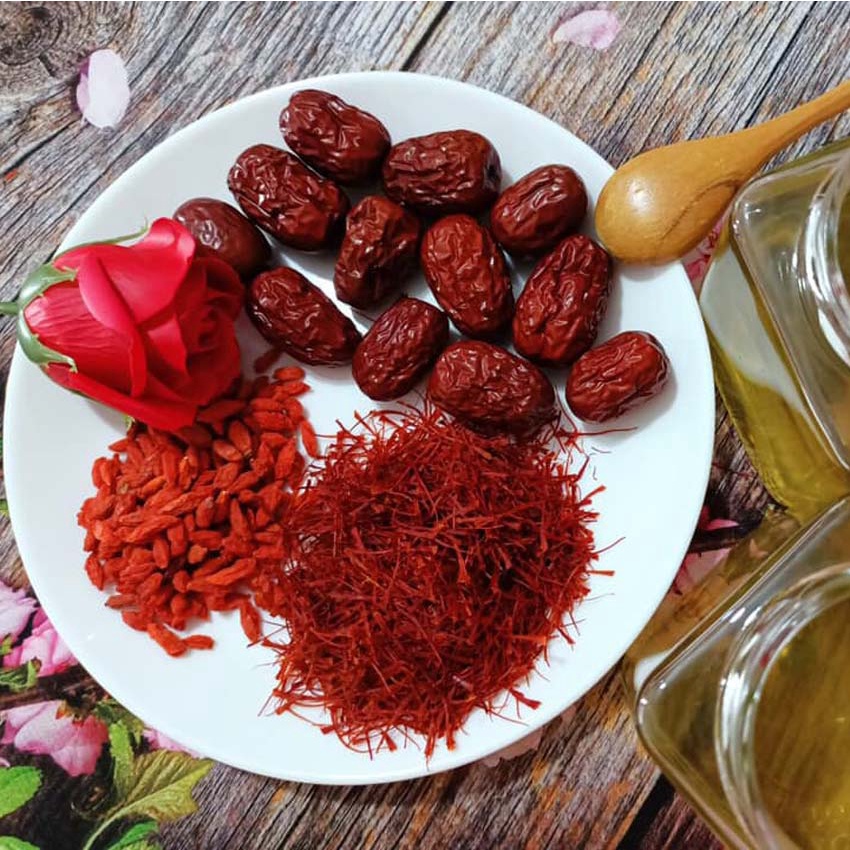 Táo đỏ sấy khô Saffron 65gram