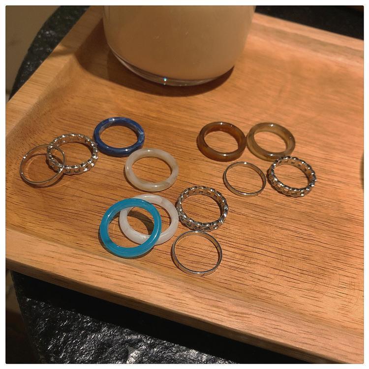 Set 4 Nhẫn Nhựa Phối Dây Xích Đơn Giản Phong Cách Hàn Quốc