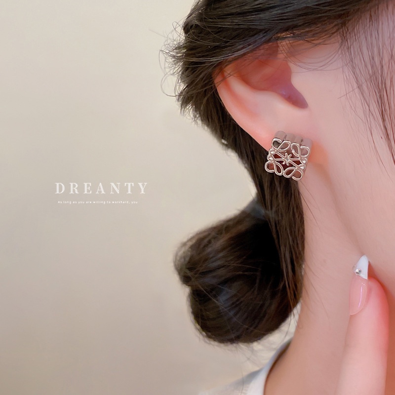 Bông Tai Mạ Bạc Họa Tiết Thổ Cẩm Kiểu Dáng Đơn Giản Phong Cách Mới