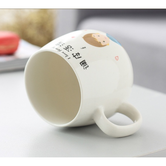 Ly Cốc Sứ Hình Gia Đình Có Nắp và Thìa/Muỗng