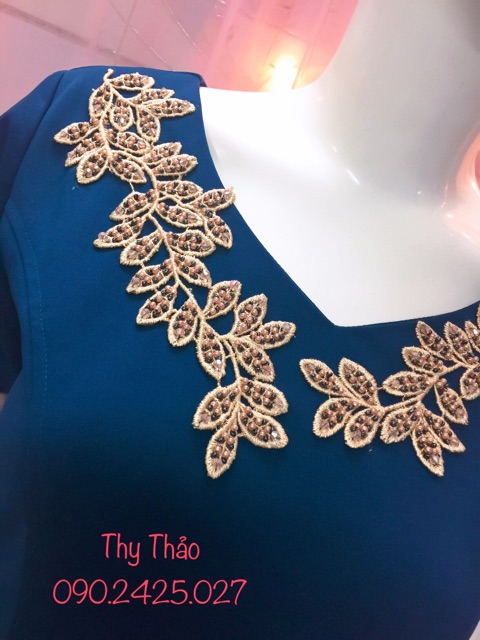 Đầm trung niên nữ thiết kế cổ tim