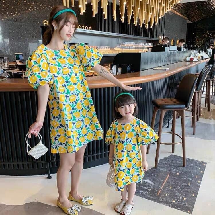 Váy Đôi Hoa Vàng Cho Mẹ Và Bé
