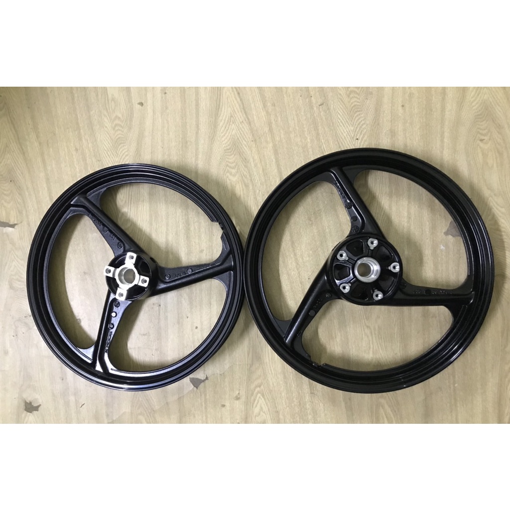 MÂM ĐÚC 3 CÂY EXCITER 150 BẢN 1.4 VÀ 1.6 GẮN ZIN THEO XE KHÔNG CHẾ CHÁO