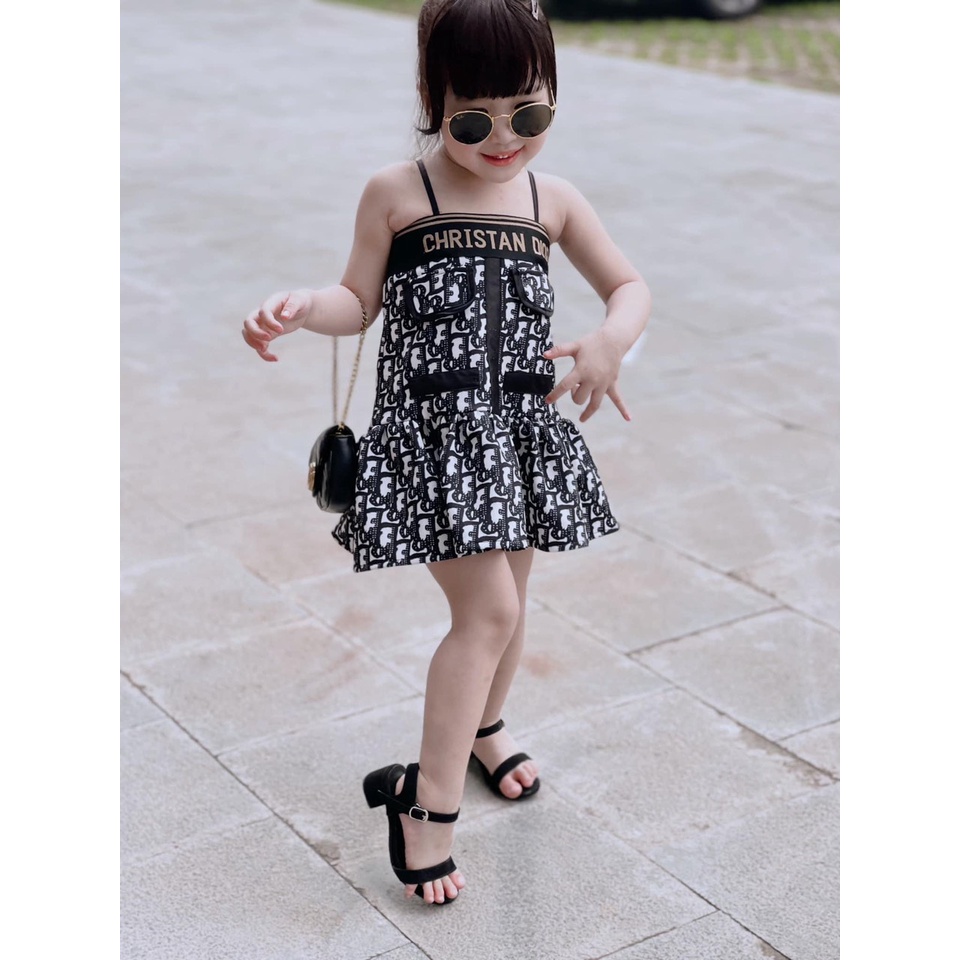 Váy bé gái, váy 2 dây Christan sành điệu TẶNG MŨ BUCKET DI cho bé