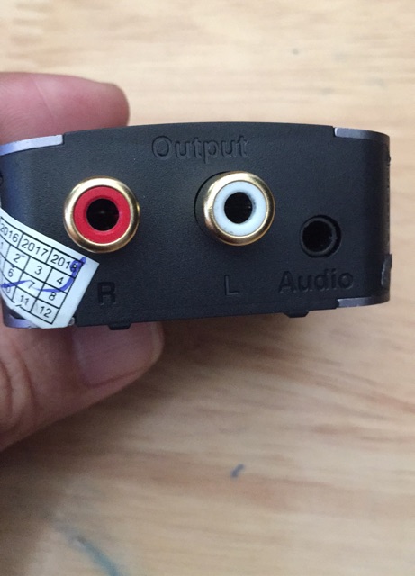 Optical to av , sản phẩm nhỏ gon dùng chuyển đổi âm thanh ánh sáng optical ra tín hiêu analog jack av và cổng 3.5li