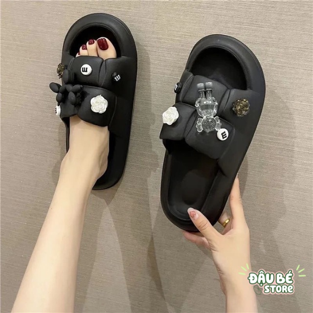 Dép Bánh Mì Chao Dễ Thương Đế 4p Ulzzang - Dép Quai Ngang Nữ Vân Nổi Đính Sticker Thời Trang Hàn Quốc - DAUBE - D052