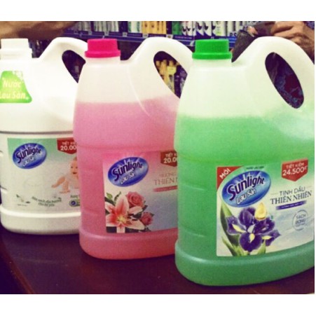 Nước lau sàn sunlight can 3.6kg xanh hồng M979299
