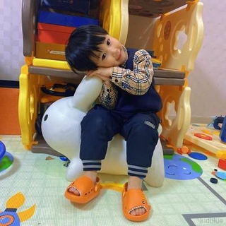 Dép Đi Biển Hình Cá Mập Dành Cho Bé