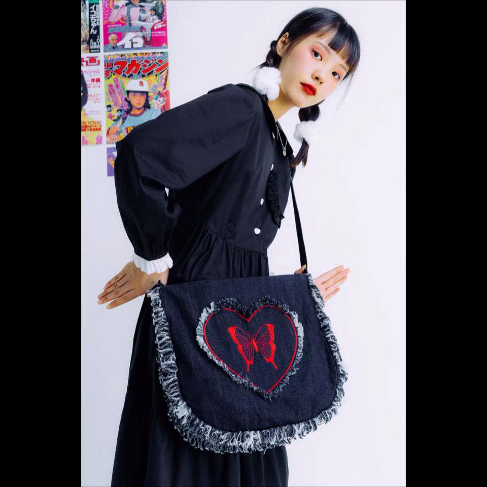Túi Đeo Chéo Denim Thêu Hình Bướm Trái Tim Đáng Yêu