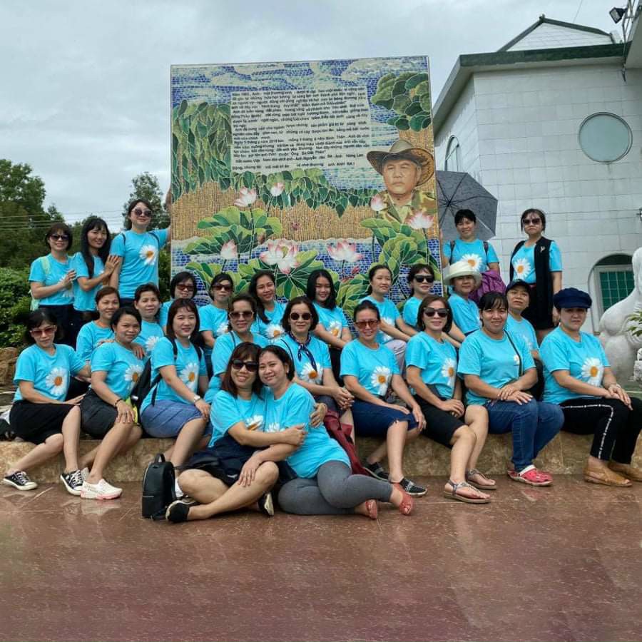 áo thun hoa cúc cho gia đình, nhóm, công ty