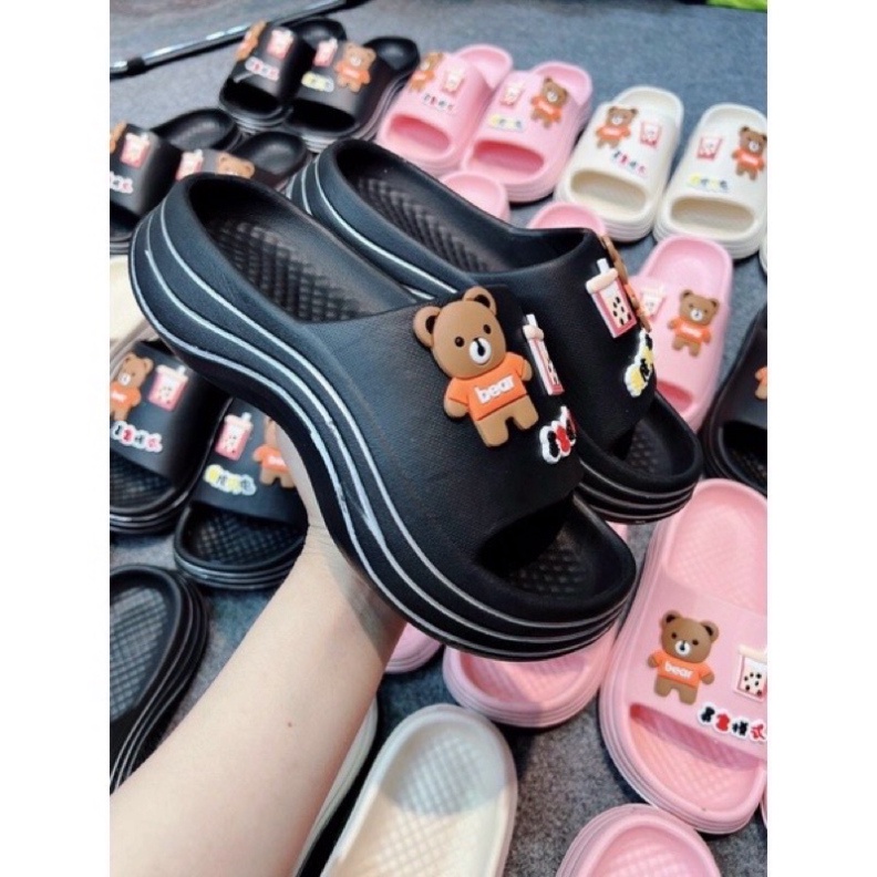 Dép bánh mì nữ viền sóng Đính Sticker Gấu Trà Sữa Siêu Nhẹ Tăng chiều cao 5cm - DL163