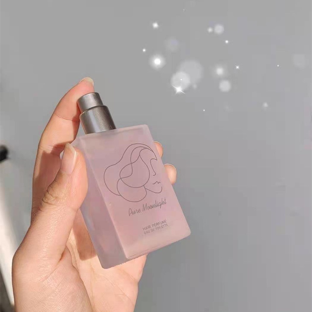 Nước hoa xịt tóc nhẹ nhàng mà quyến rũ .