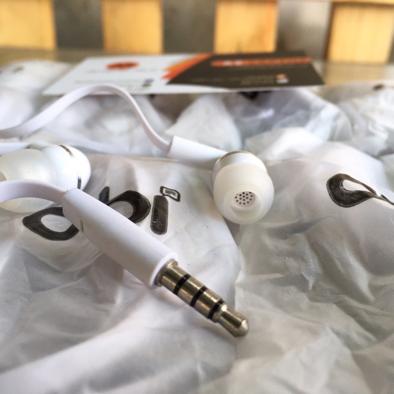 TAI NGHE CÓ DÂY 3.5MM TRẮNG / ĐEN CHUYÊN ĐI KÈM ĐIỆN THOẠI