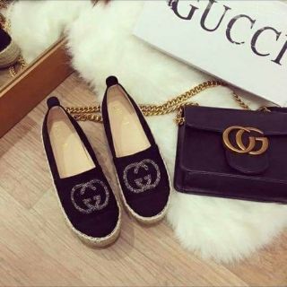 Giầy Slip on Gucci đá