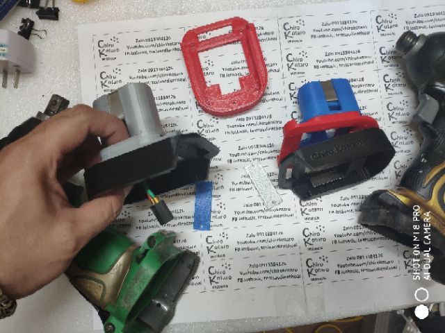 Đế chuyển cho máy Hitachi 12, 14.4v từ pin đút sang pin cài makita