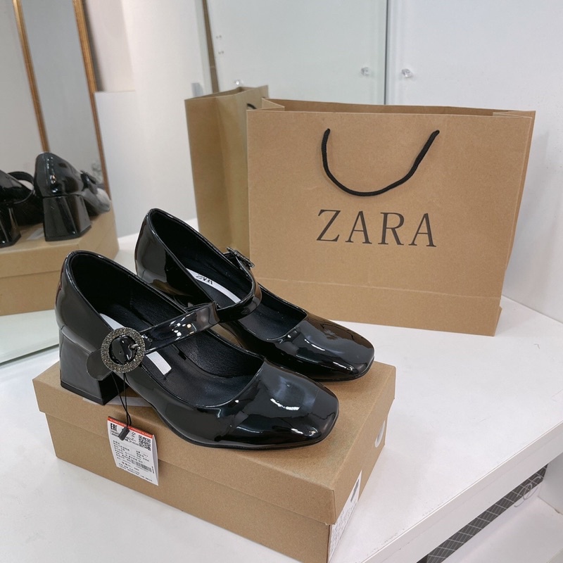 Giày cao gót zara quai khuy đá mũi tròn gót trụ xuất dư fullbox