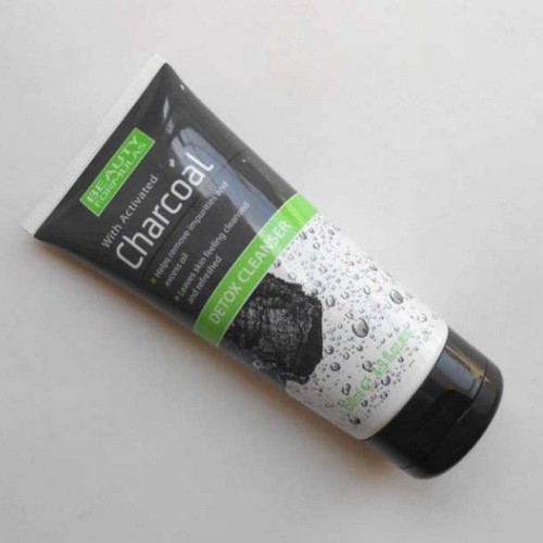 Sữa Rửa Mặt Beauty Formulas Than Hoạt Tính Tẩy Độc Tố 150ml