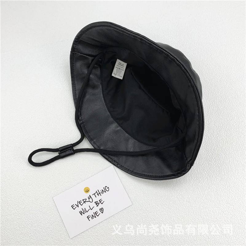 Mũ tai bèo bằng da chống nắng sành điệu cho bé