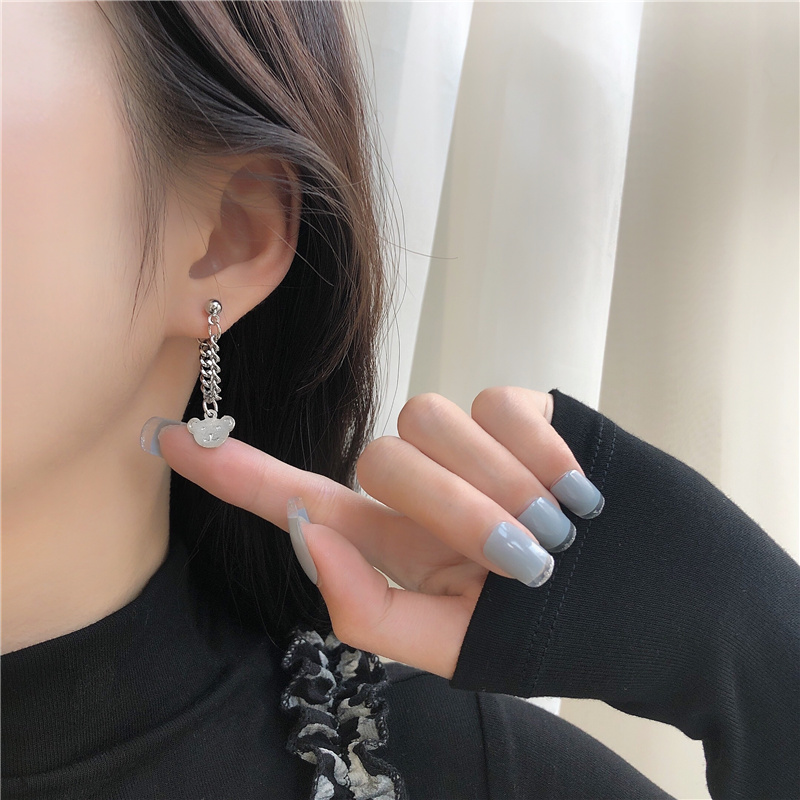Bông tai hình gấu đơn giản dễ phối đồ hợp thời trang