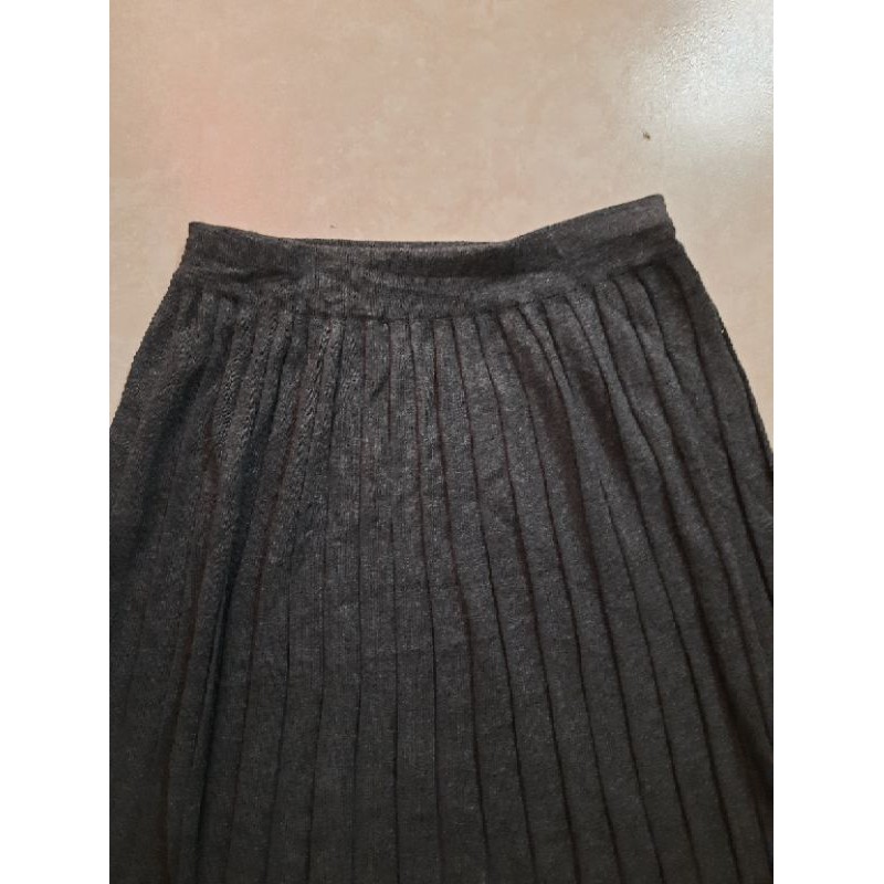 Thanh lý chân váy len tăm dáng xếp ly xòe used