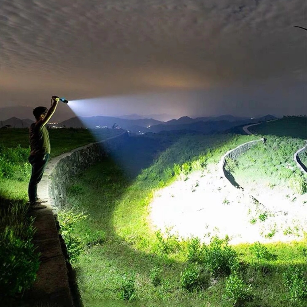 Đèn pin LED siêu sáng sạc lại được 1200 Lumen